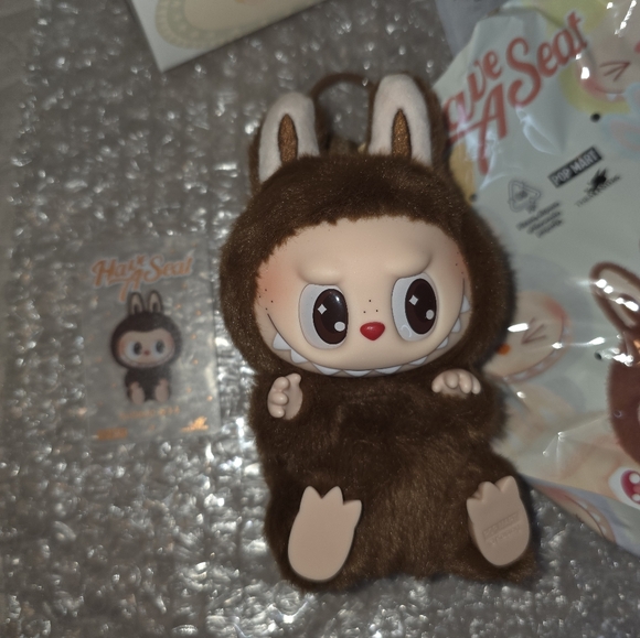 Labubu Secret Have A Seat - Picture 5 of 8